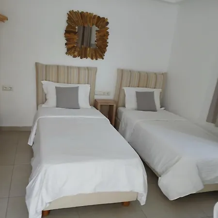 Guest house Melissa Naousa (Paros)